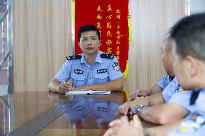 容桂“多面手”警長羅根，用心守護群眾安全！
