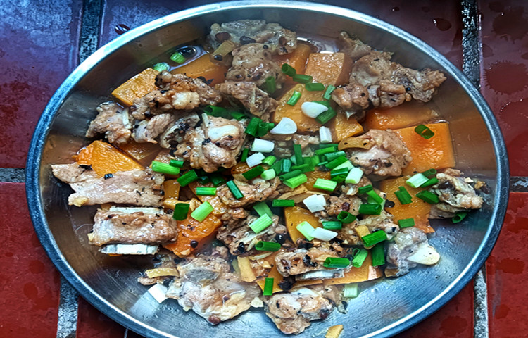 原來南瓜蒸排骨這么“養(yǎng)眼”！