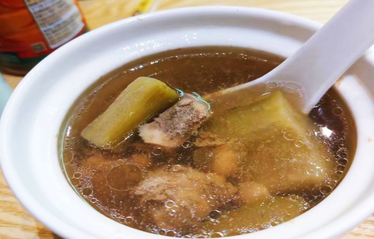 黃豆排骨湯，順德人飯桌上總能看到它！