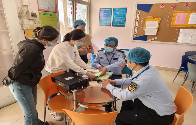 覆蓋127家學校食堂！大良開展病媒生物防治排查整治