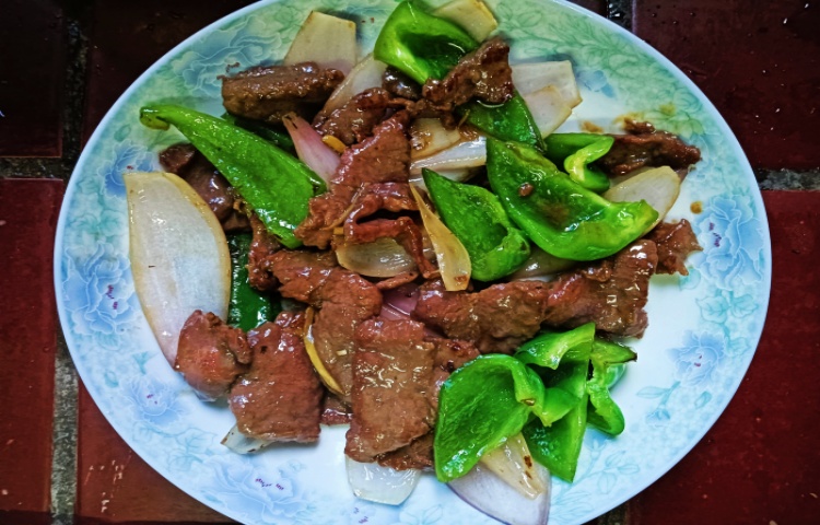 洋蔥炒牛肉，減肥期常備