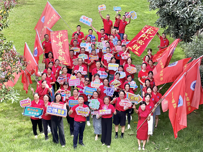 暖心護航！多圖直擊容桂外國語學校送考現場
