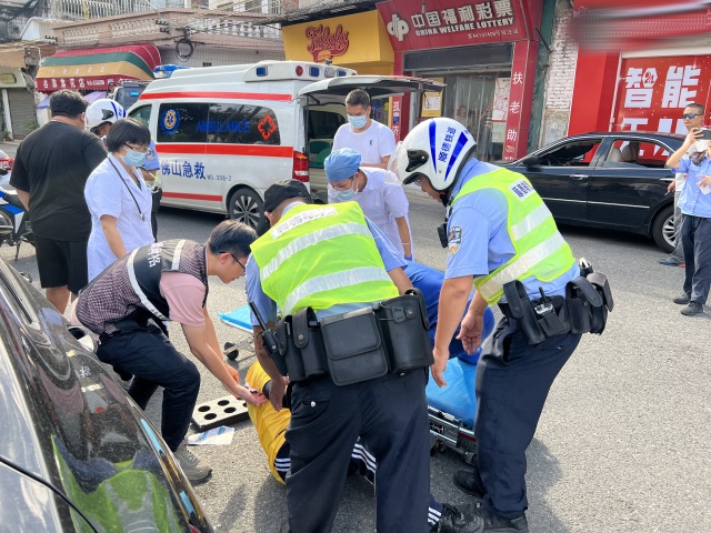 警格聯動！陳村網格員攜手輔警救助昏迷騎手
