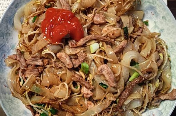 肉絲芽菜炒河粉， 美味的家常菜推薦！