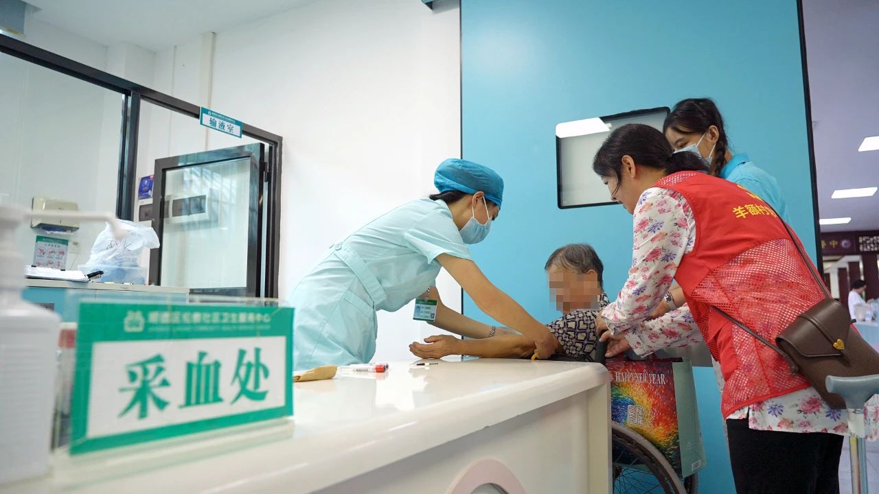 醫(yī)防融合服務(wù)新舉措+1，倫教“醫(yī)路直通車”開到群眾心坎上