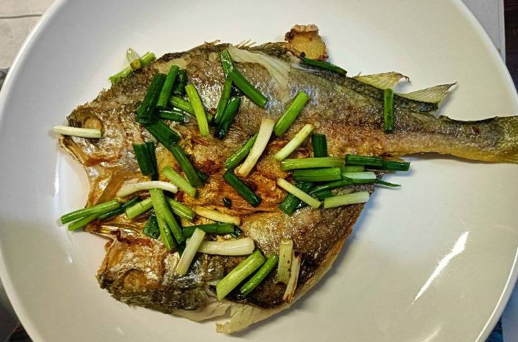 簡單美味的家常菜~干煎黃花魚