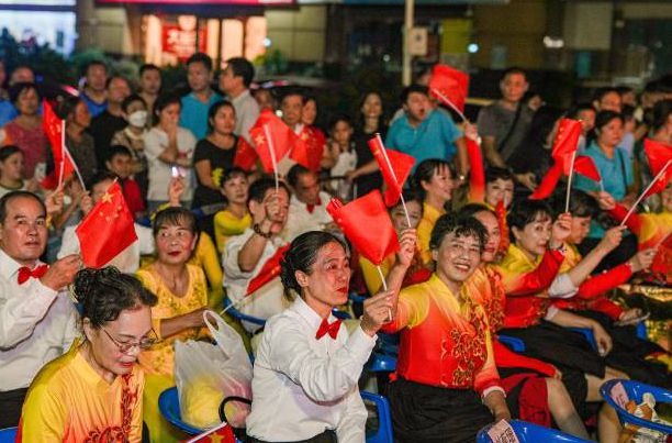 【視頻】僑心同歌！大良北區(qū)國慶文藝晚會盡顯家國情懷