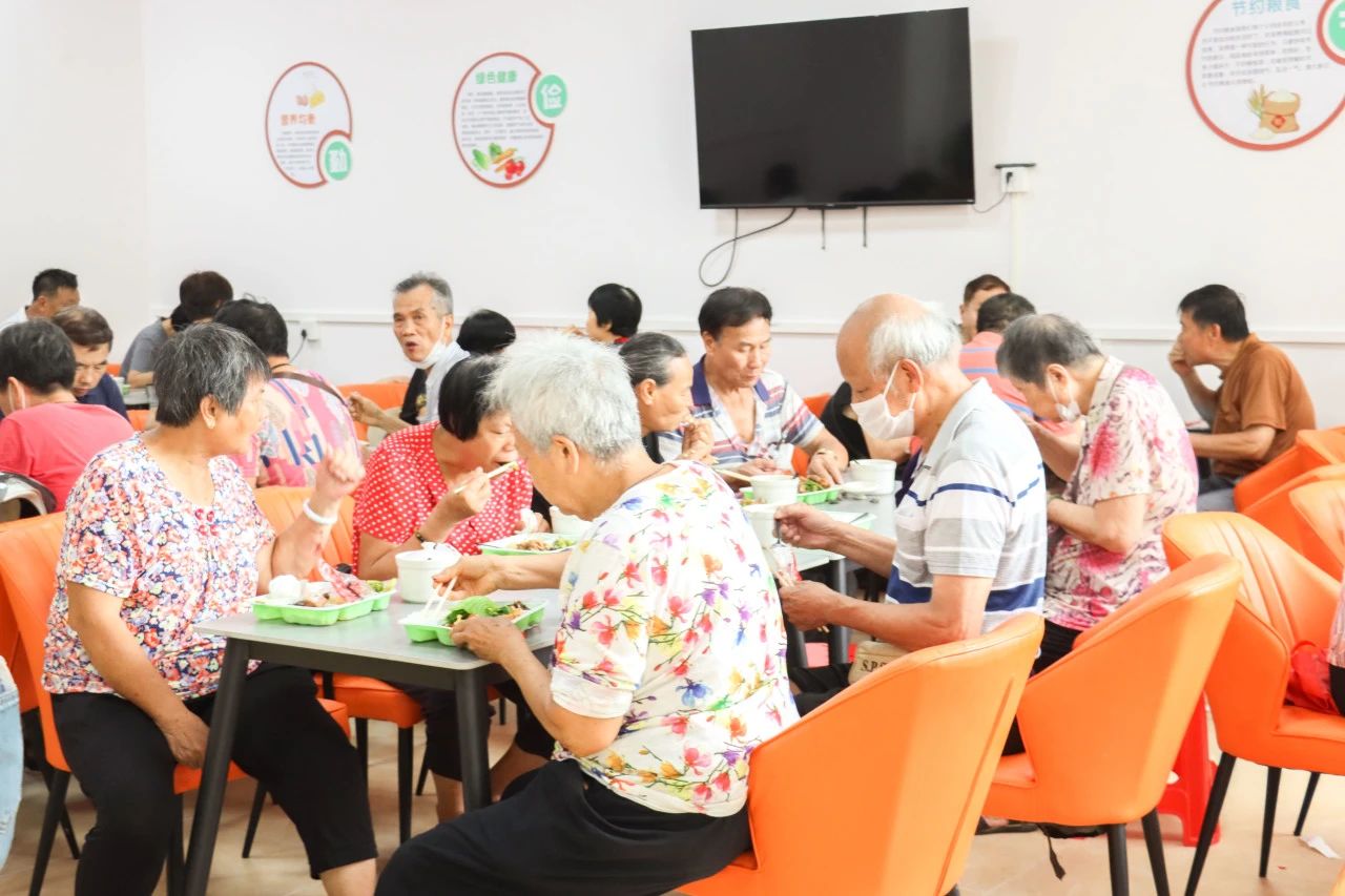 吃上“暖心飯”！大良云路社區長者飯堂開放