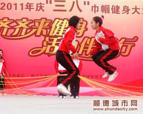 征戰(zhàn)亞洲賽，勒流跳繩隊攬回5枚銀牌