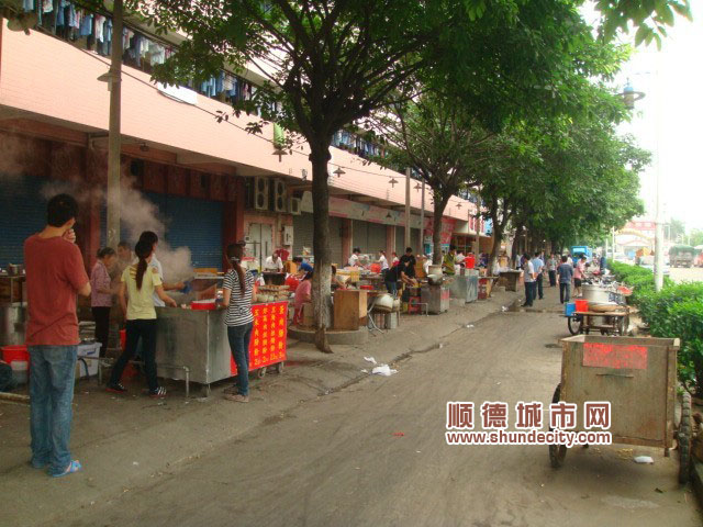 流動攤販安置了，管好才是真的好