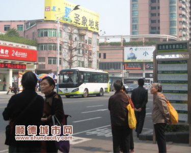 公交“毛細血管”，市民出行很糾結