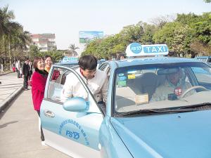 車少客多難打的？撥電召電話！