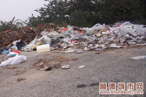 不忍卒睹 順峰山公園成垃圾場