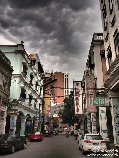 風雨前夕的順德街景