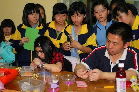 給殘障人士一個新天地，設庇護工場吧！