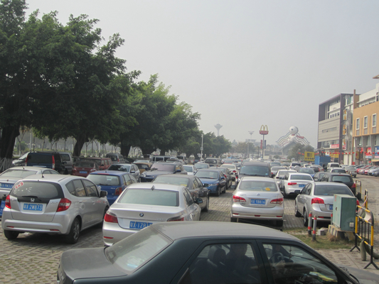 鐘樓公園和人民醫(yī)院或建設(shè)地下停車場