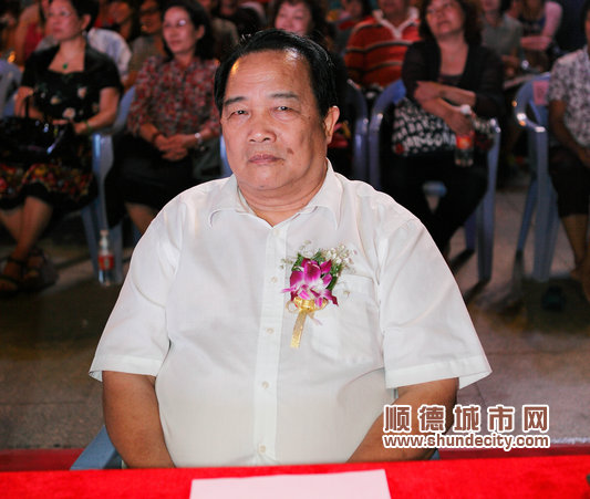 均安鎮曲協主席歐陽祖添
