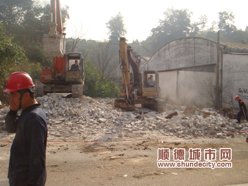 敢于硬碰硬，容桂掃“兩違”經驗要推廣