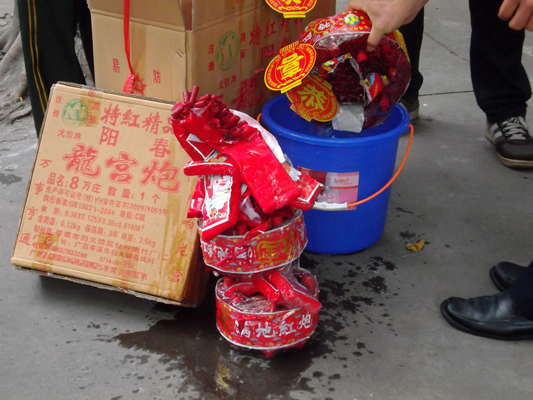 倫教查獲少量煙花爆竹，呼吁商鋪遵守法規