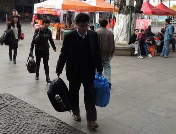 務(wù)工人員回得少，順德節(jié)后返程客流無(wú)高峰