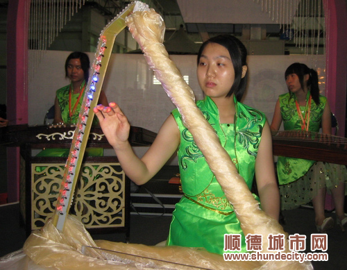沒有琴弦的激光豎琴