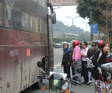 車站下車，容桂一女子被10多摩的司機(jī)騷擾