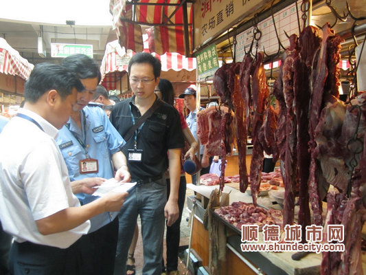 注水牛肉藏身府又市場，檔主當場被查
