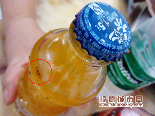 驚！汽水內含異物　飲用后現嘔吐
