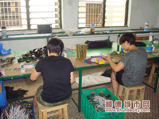 舉報！藏匿民宅的“黑工場”被端了