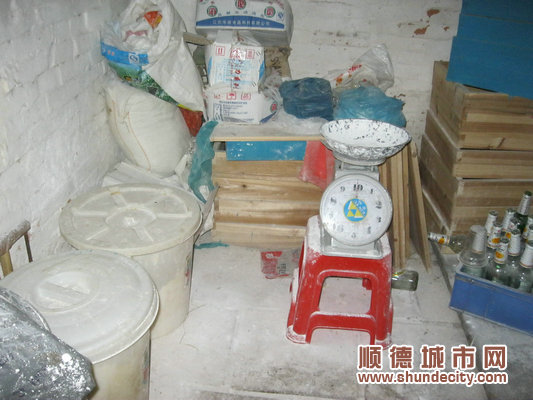 發(fā)霉大豆作原料，黑心豆腐作坊被端了