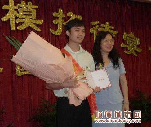 王毅成：因為熱愛，所以將導(dǎo)游進行到底
