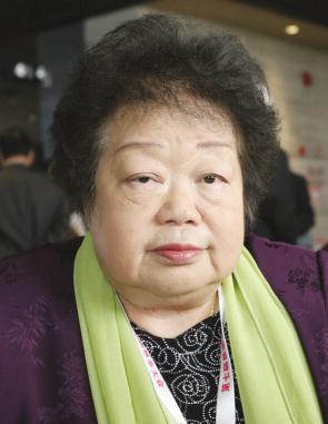 余霍瑞珍：把家鄉裝在心里