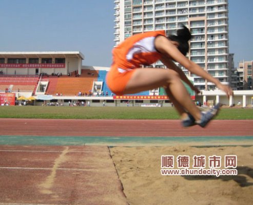 三級跳冠軍：對手激起我把“火”