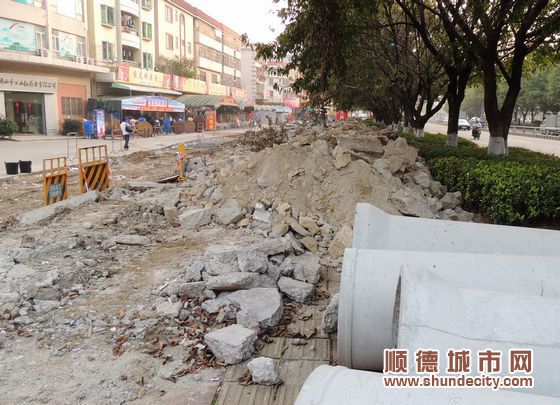 “掘頭路”市良路要拉通，變六車道