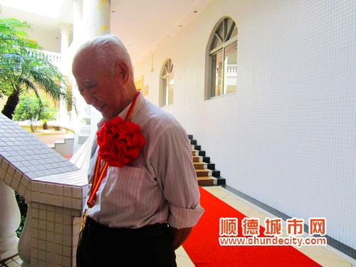 高克倫：戰爭年代入黨是為了打倒敵人