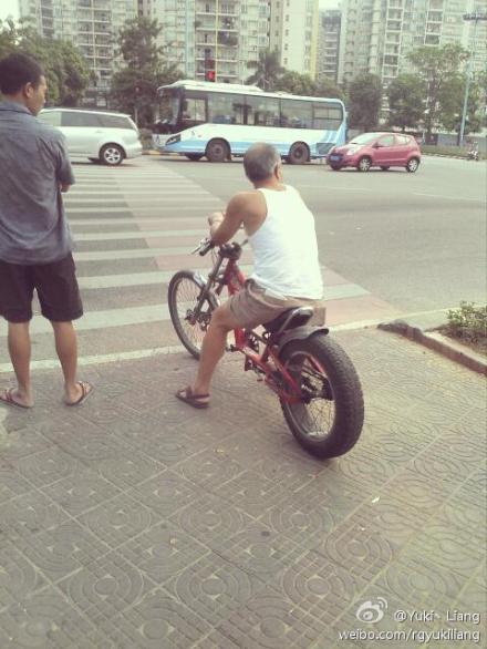 你部車何等霸氣啊！