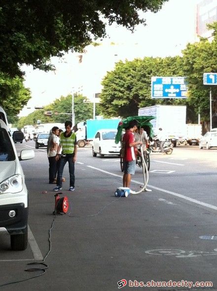 用吸塵機清潔公路？