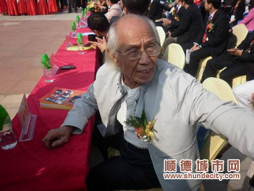 曹崇恩：李小龍銅像只屬于均安