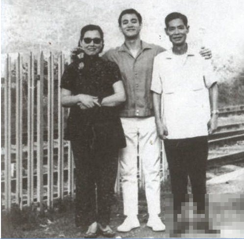 李小龍家的三代留影