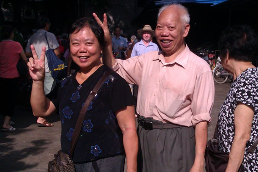 “七一”游園會，近千名老干部歡聚敘舊