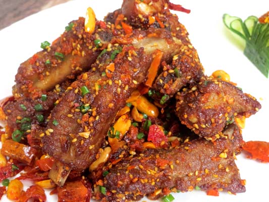 當麻辣湘菜遇上清甜粵菜，美味擋不住！
