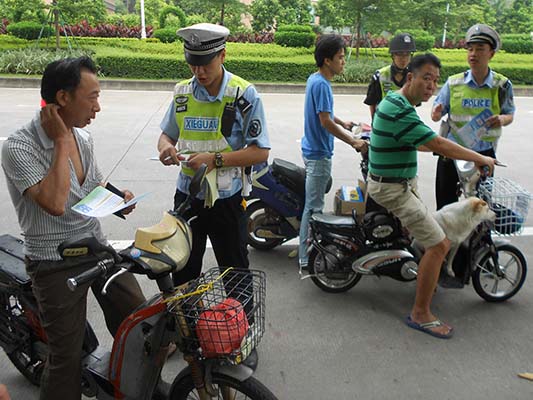 電動車今日執罰，無證闖禁或面臨千元罰款