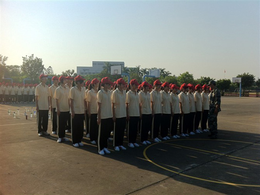 順職院換校服，綠色上衣彰顯青春活力