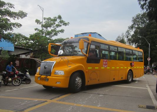 新校車投入使用，孩子坐車更安全