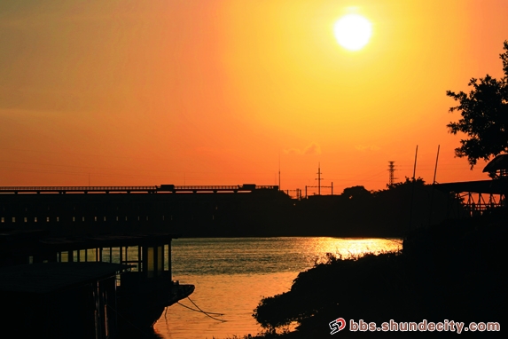 夕陽晚照下的龍田涵閘