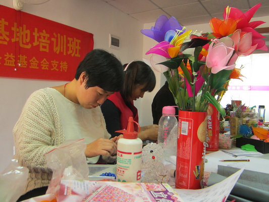 周六來順峰山公園，買殘障人士手工藝品
