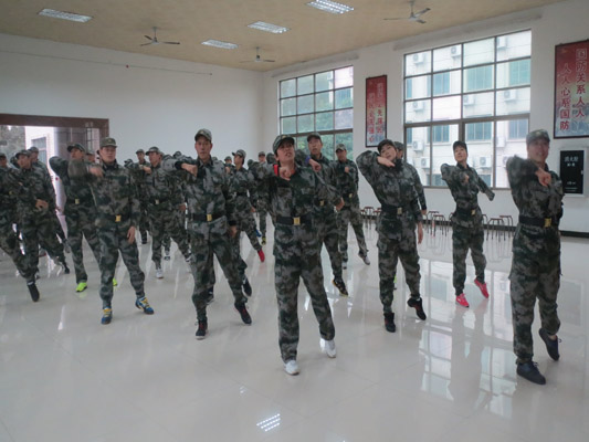 請前世界冠軍培訓，樂從體育教師要更強