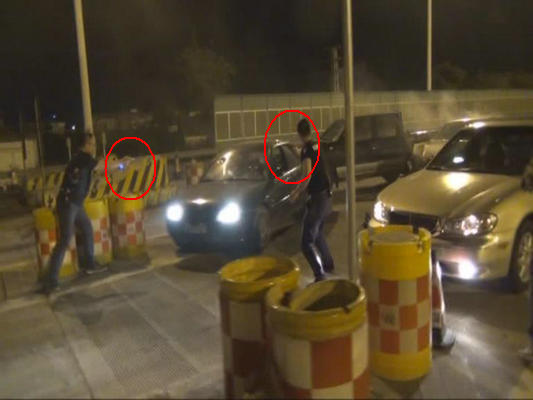 視頻直擊：盜車賊駕車撞民警，被開槍擊斃