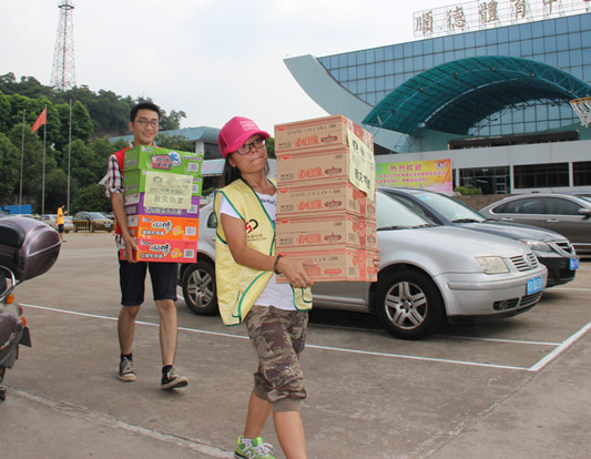 順德在行動：市民為災區籌集物資善款