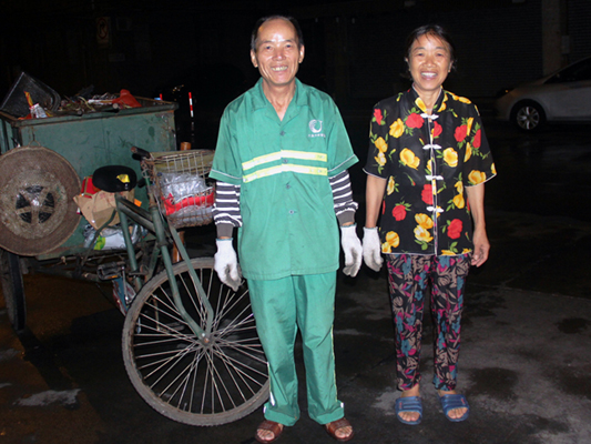 右眼新聞：給可愛的“美容師”一個擁抱